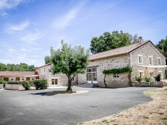 Le mariage de Jérémy et Léa à Usson-du-Poitou, Vienne 5