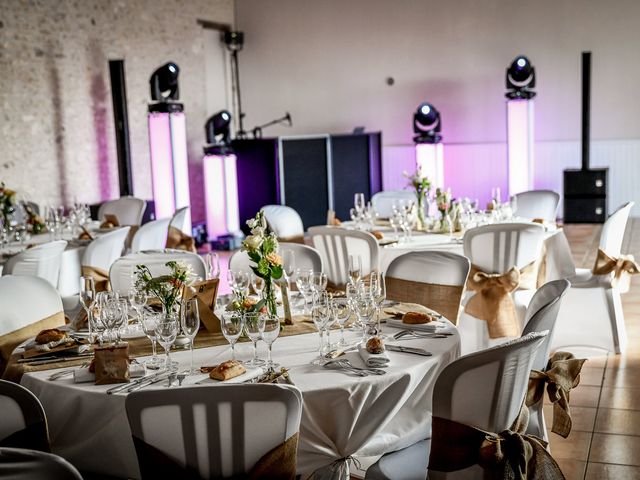 Le mariage de Jérémy et Léa à Usson-du-Poitou, Vienne 21