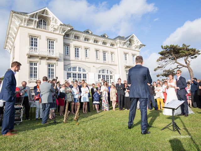 Le mariage de Romain et Virginie à Granville, Manche 55