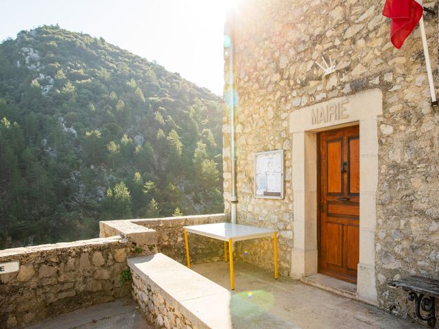 Le mariage de Florian et Alexane à Sault, Vaucluse 2