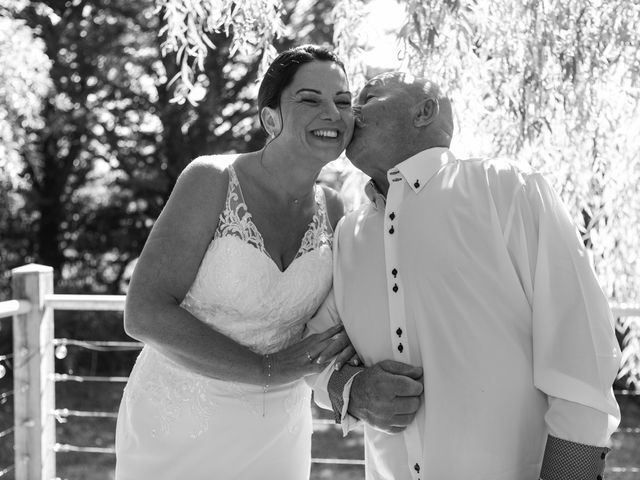 Le mariage de KEVIN et HELENE à Ladon, Loiret 9