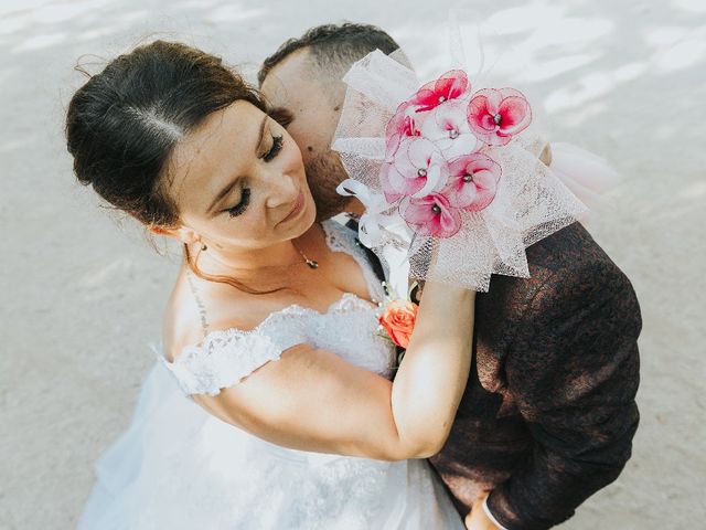 Le mariage de Bastien et Aline  à Gonfaron, Var 15