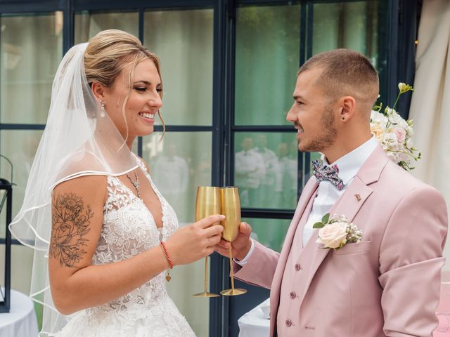 Le mariage de Loïc et Emilie à Fontain, Doubs 6