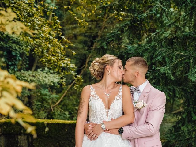 Le mariage de Loïc et Emilie à Fontain, Doubs 9