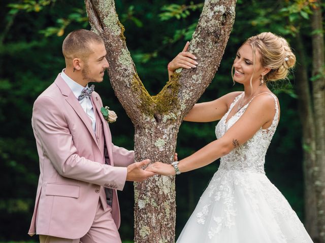 Le mariage de Loïc et Emilie à Fontain, Doubs 11