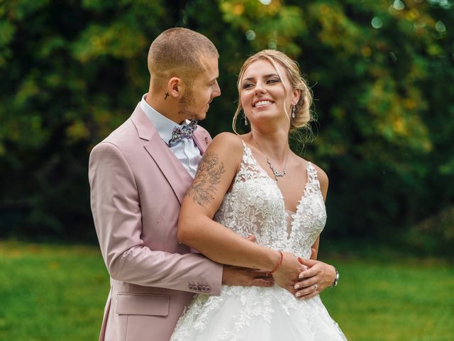 Le mariage de Loïc et Emilie à Fontain, Doubs 12