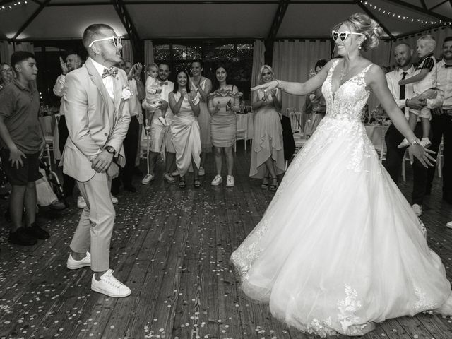 Le mariage de Loïc et Emilie à Fontain, Doubs 14