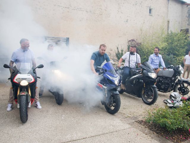 Le mariage de Fabien et Aurélie à Lussac-les-Châteaux, Vienne 12