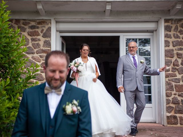 Le mariage de Aurélien et Deborah à Mansle, Charente 36