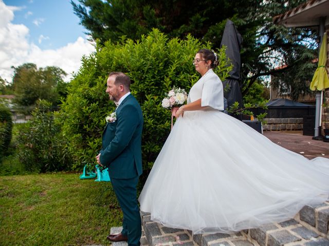 Le mariage de Aurélien et Deborah à Mansle, Charente 37