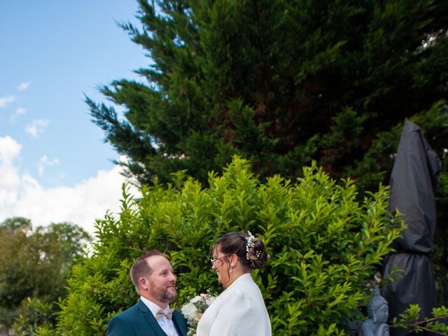 Le mariage de Aurélien et Deborah à Mansle, Charente 41