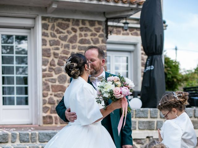 Le mariage de Aurélien et Deborah à Mansle, Charente 42