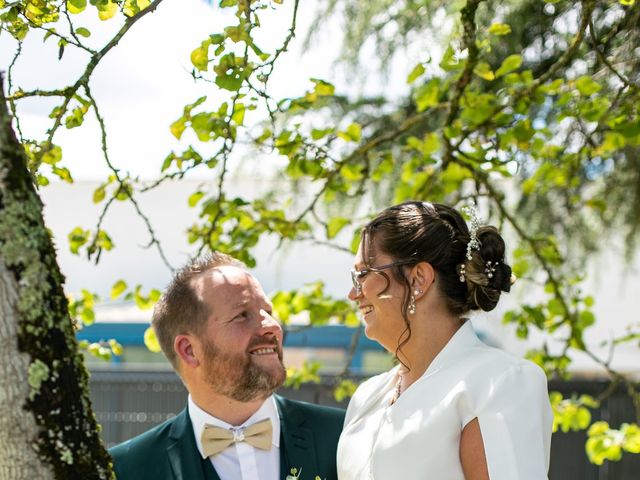 Le mariage de Aurélien et Deborah à Mansle, Charente 44