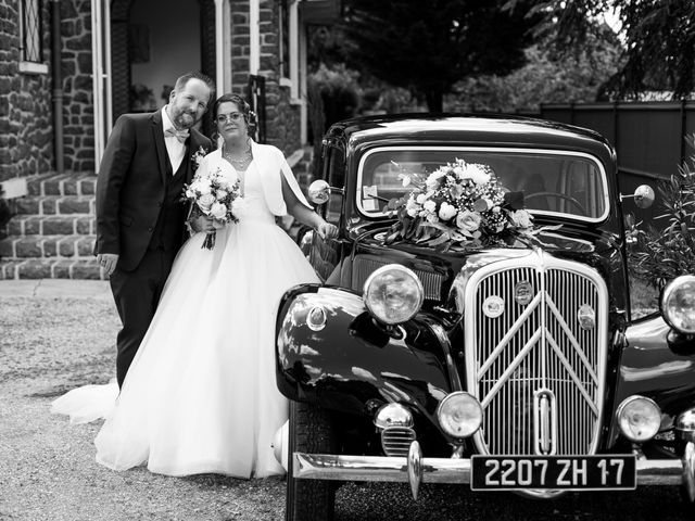 Le mariage de Aurélien et Deborah à Mansle, Charente 50