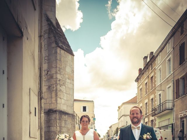 Le mariage de Aurélien et Deborah à Mansle, Charente 1