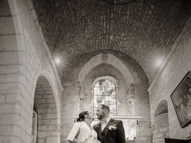 Le mariage de Aurélien et Deborah à Mansle, Charente 76
