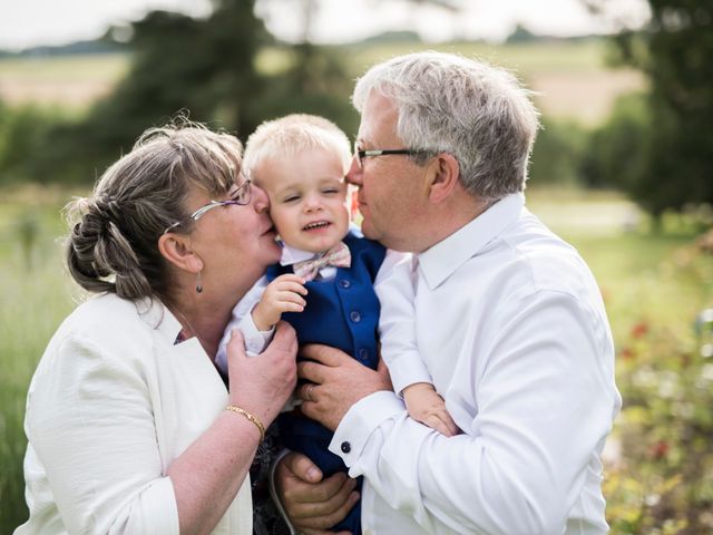 Le mariage de Mathieu et Cassandra à Saint-Cyr-la-Rosière, Orne 34