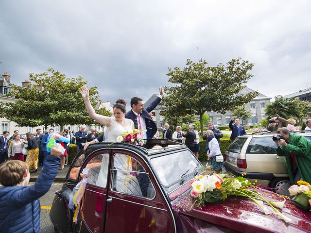 Le mariage de Stanislas et Violaine à Pontivy, Morbihan 33