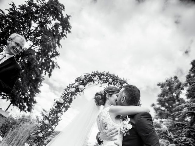 Le mariage de Vladimir et Jamila à La Chapelle-de-Guinchay, Saône et Loire 26