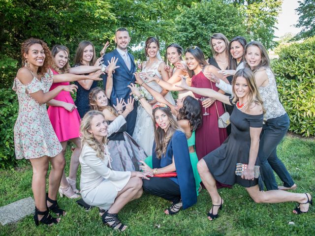 Le mariage de Vladimir et Jamila à La Chapelle-de-Guinchay, Saône et Loire 39