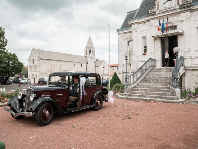 Le mariage de Julien et Tiphaine à La Couronne, Charente 26