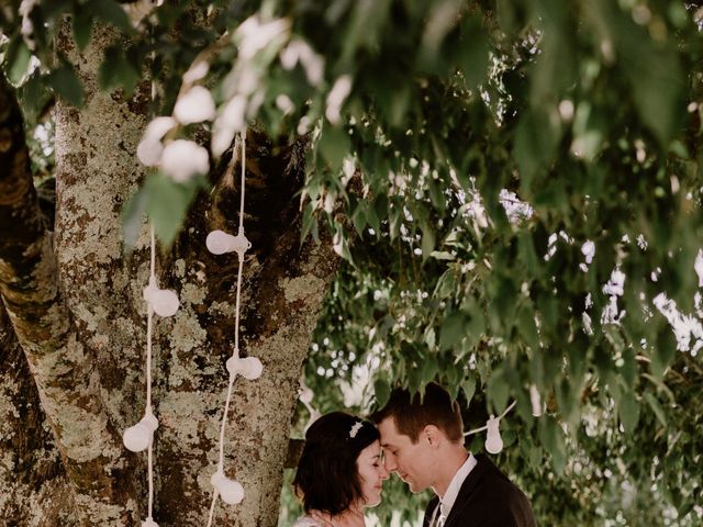 Le mariage de Thomas et Anne-laure à Mouthiers-sur-Boëme, Charente 34