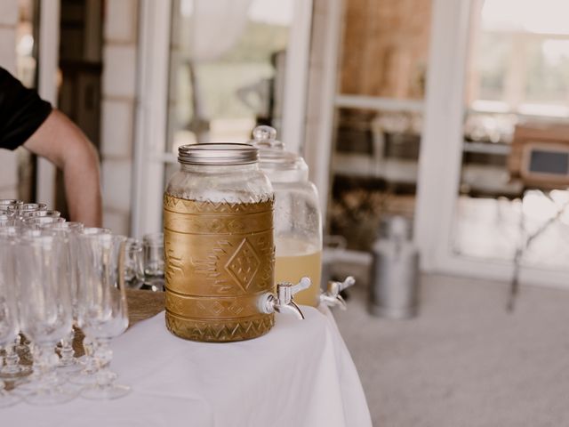 Le mariage de Thomas et Anne-laure à Mouthiers-sur-Boëme, Charente 69