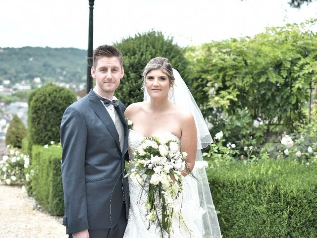 Le mariage de Alexandre et Amaelle à Terrasson-Lavilledieu, Dordogne 32