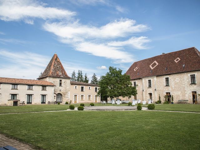 Le mariage de Sébastien et Julie à Château-l&apos;Évêque, Dordogne 31