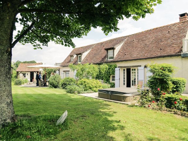 Le mariage de Nicolas et Camille à Saint-Léger-en-Yvelines, Yvelines 1