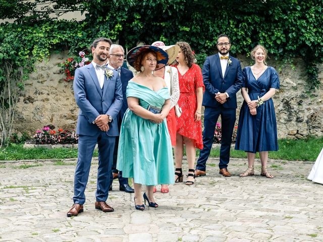 Le mariage de Nicolas et Camille à Saint-Léger-en-Yvelines, Yvelines 76