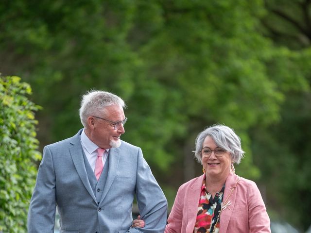 Le mariage de Baptiste et Manon à Toulon-sur-Allier, Allier 12