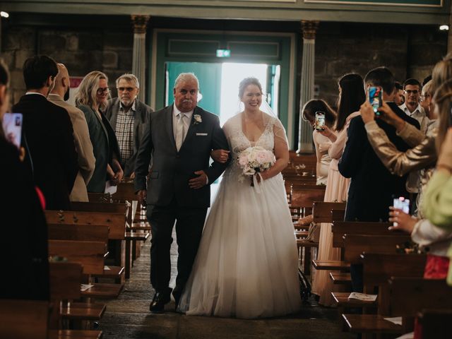 Le mariage de Nicolas et Anne-Laure à Gouesnou, Finistère 17