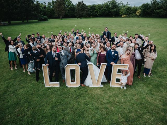 Le mariage de Nicolas et Anne-Laure à Gouesnou, Finistère 30