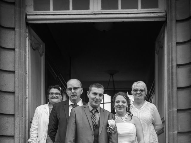 Le mariage de Arnaud et Alexandra à Remilly-Aillicourt, Ardennes 19