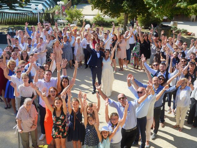 Le mariage de  Maxime et Camille à Châteaudouble, Drôme 2