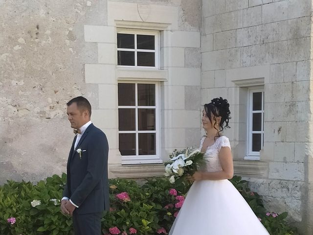 Le mariage de Thomas et Emilie à Dangé-Saint-Romain, Vienne 1