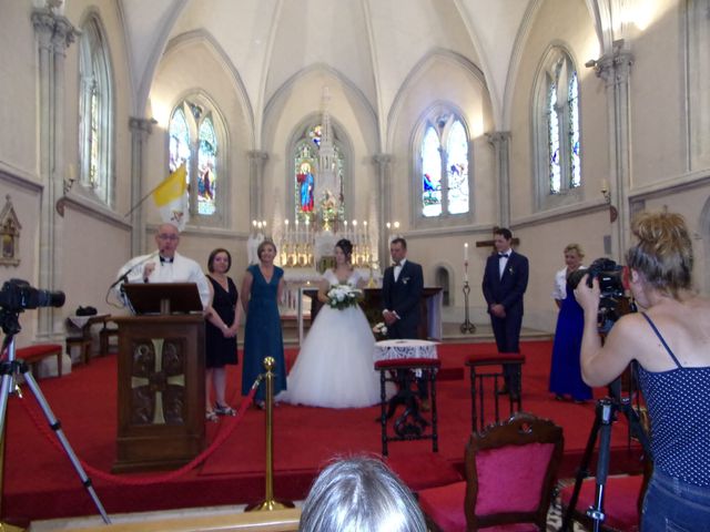 Le mariage de Thomas et Emilie à Dangé-Saint-Romain, Vienne 9