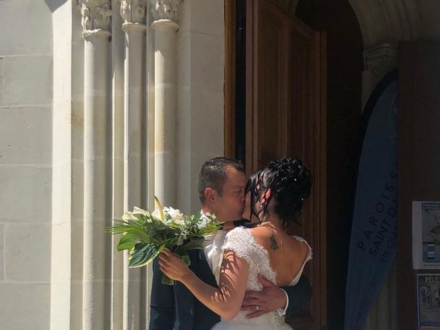 Le mariage de Thomas et Emilie à Dangé-Saint-Romain, Vienne 10