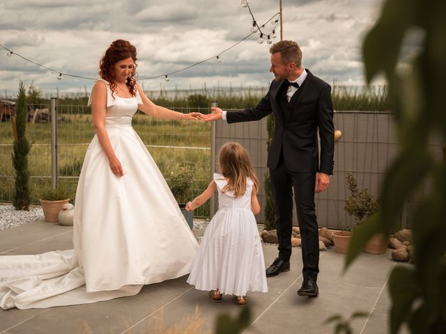 Le mariage de Eric et Aurélie à Schweighouse-sur-Moder, Bas Rhin 11