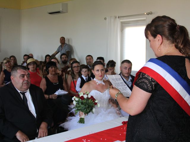 Le mariage de Romuald et Virginie à Clarensac, Gard 15