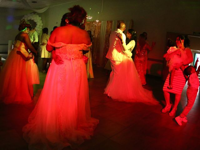 Le mariage de Jérémy et Caroline à Beaurepaire, Vendée 38