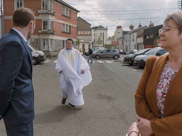 Le mariage de Alex et Zoé à Beillé, Sarthe 9