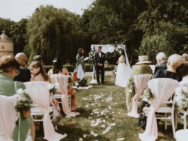 Le mariage de Corentin et Srishti à Chevillon, Haute-Marne 22