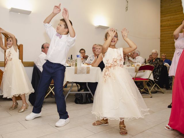 Le mariage de Guillaume et Sandrine à Lencloître, Vienne 44