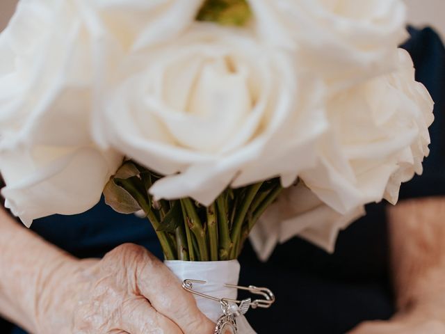 Le mariage de Jean Philippe et Sabrina à Geneuille, Doubs 23