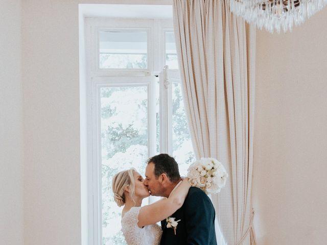 Le mariage de Jean Philippe et Sabrina à Geneuille, Doubs 39