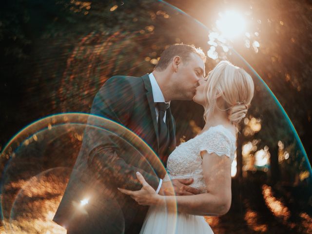 Le mariage de Jean Philippe et Sabrina à Geneuille, Doubs 76