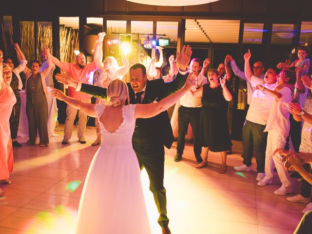 Le mariage de Jean Philippe et Sabrina à Geneuille, Doubs 98