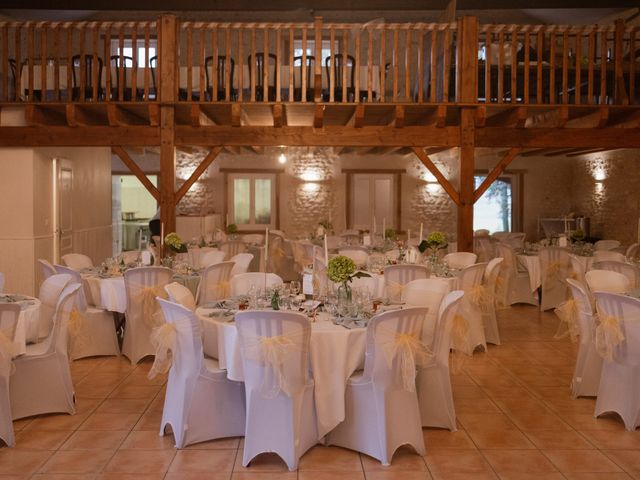 Le mariage de Antony et Pamela à Chapelle-Viviers, Vienne 43